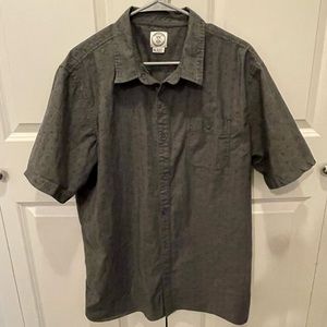 Voyager “ the pursuit of adventure“ Mens XL Short Sleeve Gray Button Down Shirt